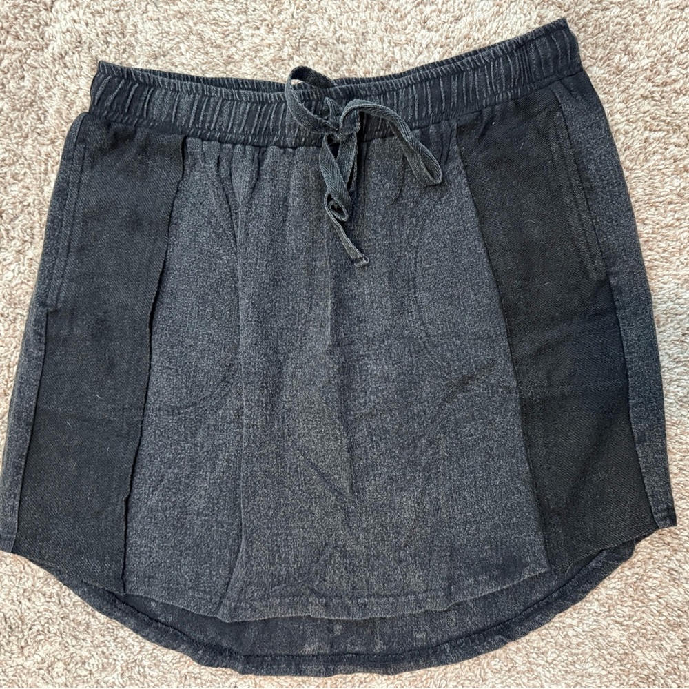 Umgee Charcoal and Black Textured Skirt